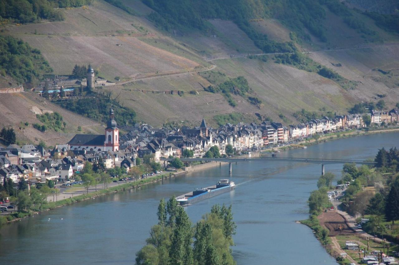 Appartamento Weingut Helmut Barzen Zell an der Mosel Esterno foto