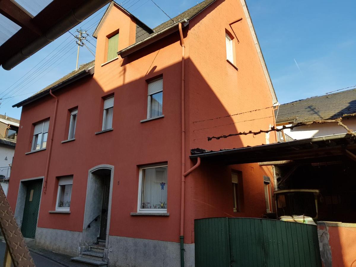 Appartamento Weingut Helmut Barzen Zell an der Mosel Esterno foto