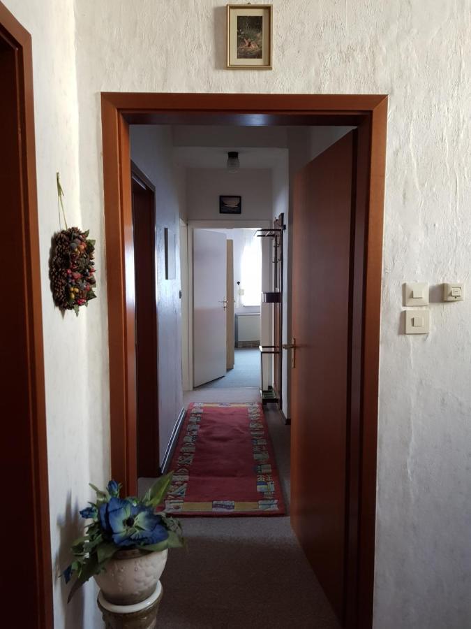 Appartamento Weingut Helmut Barzen Zell an der Mosel Esterno foto